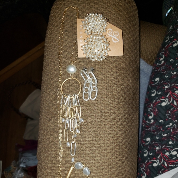 Plunder - Picture 2 of 2